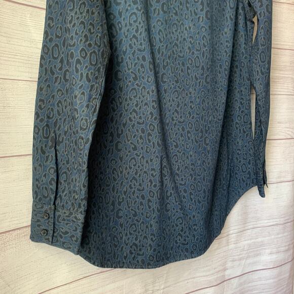 Code Bleu Long Sleeve Button Up Shirt Leopard Animal Print Pockets Size Small - Picture 9 of 10